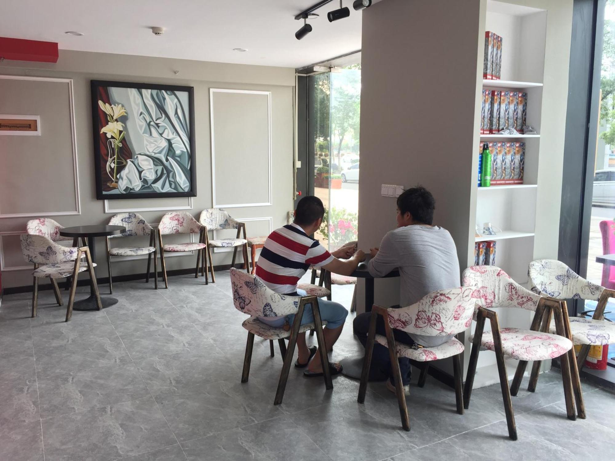 April Fair Duplex Apartment Guangzhou South Railway Station Ao Yuan Yue Shi Dai Branch Exterior foto